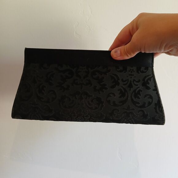 Lulu Guinness Silk Clutch Black Magnetic Closure Embellished 5"x10.5" Evening - Picture 1 of 7